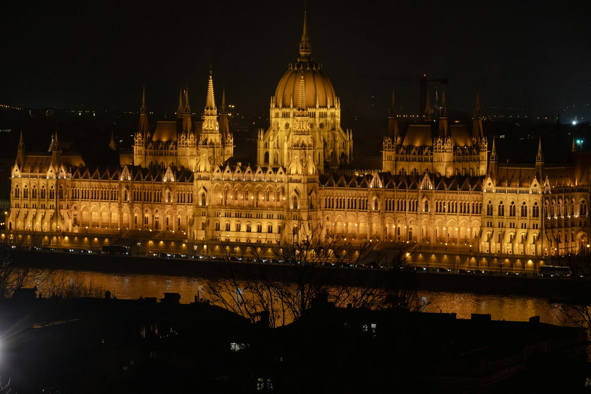 hungarian parliament building illuminated at night
